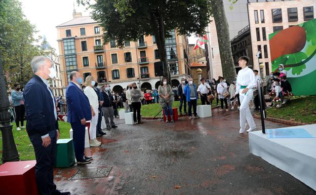 Urkullu encauza sus diferencias con Sánchez, pero le pone nuevos deberes para septiembre