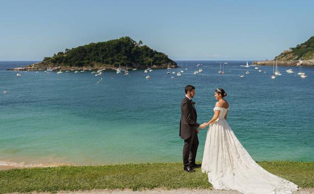 La boda de cuento de una diseñadora de moda y un jugador de baloncesto