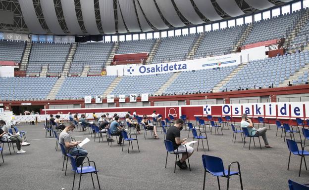 Sagardui hace un llamamiento a los vascos para que se vacunen «cuanto antes porque hay 22.000 citas libres hasta septiembre»