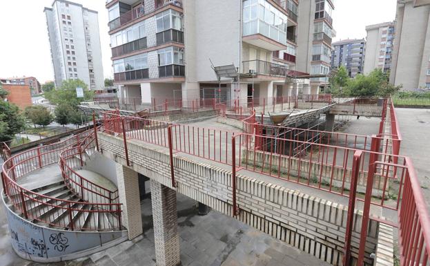 El entorno de las torres de Txapinene será regenerado y tendrá mejor accesibilidad