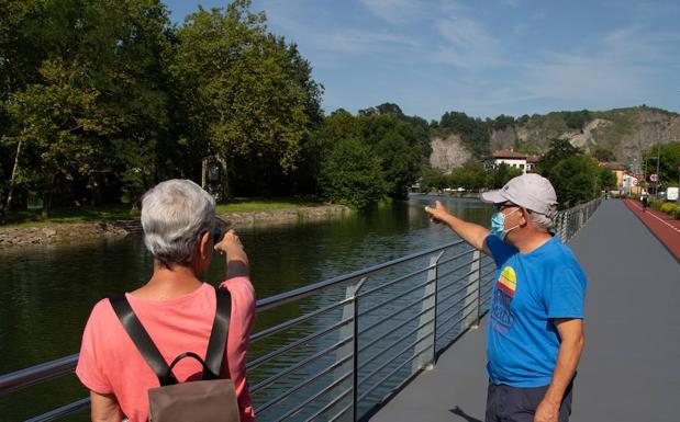 Un joven de 19 años trata de pasar a nado a Francia tras intentar sin éxito cruzar la muga por tierra