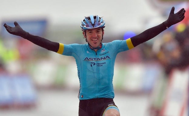 Quinteto de guipuzcoanos en la Vuelta con los Izagirre, Aranburu, Iturria y Azparren