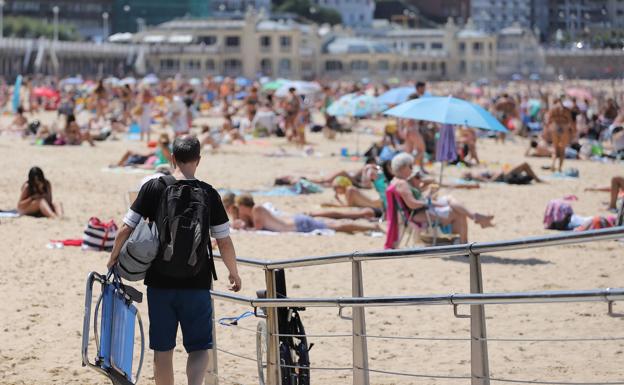 Euskadi suma 6.415 positivos la primera semana de agosto, un 35% menos que la anterior