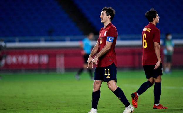 Mikel Oyarzabal, Martín Zubimendi y Mikel Merino apuntan a la titularidad en el Camp Nou