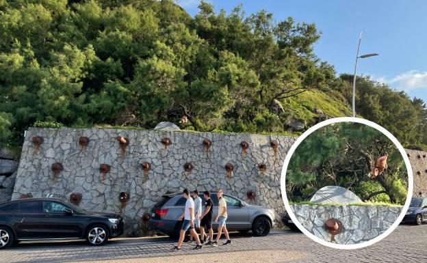 Camping improvisado con vistas al mar y desayuno con multa incluida