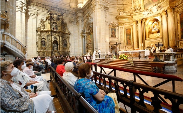 Aforo reducido en la misa de la Salve
