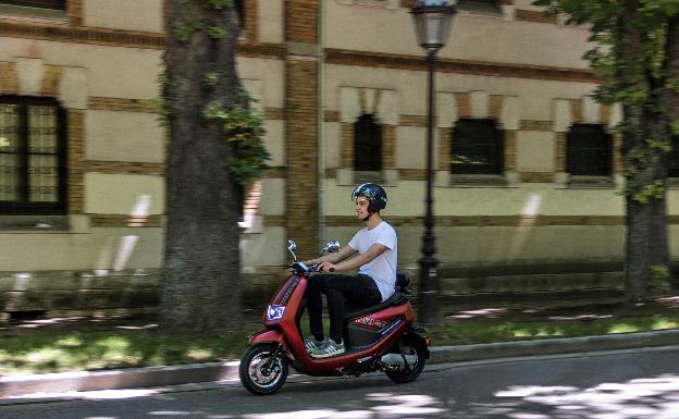 MB5 Utrera, el ciclomotor eléctrico de Invicta Electric para los más jóvenes