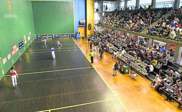 Peña II y Rezusta remontan del 11-2 al 15-22