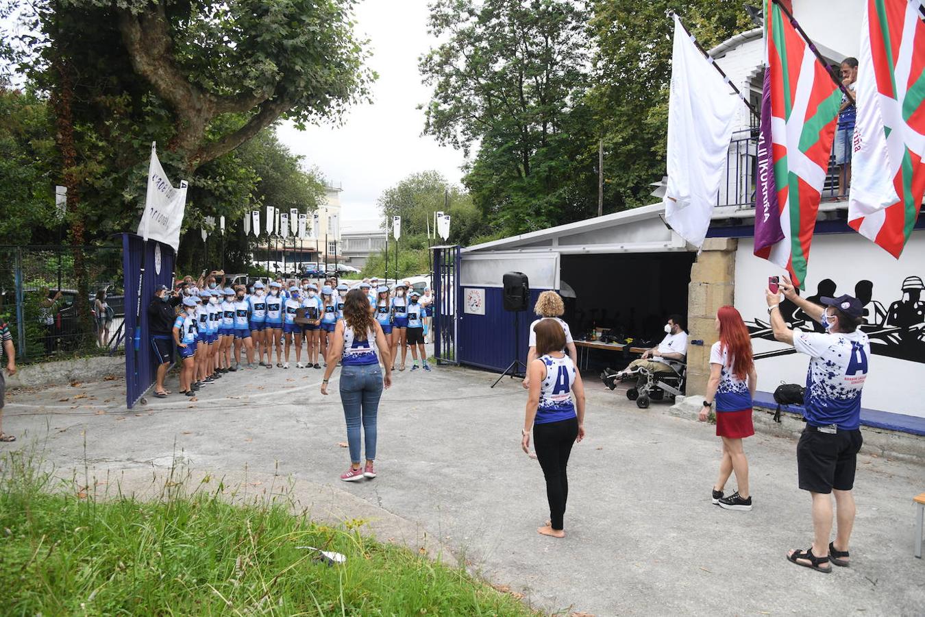 Las remeras de Arraun Lagunak ya celebran su Liga Euskotren