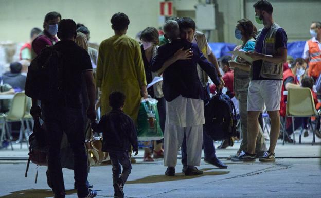 Euskadi acoge a nueve de las personas llegadas a Torrejón desde Afganistán