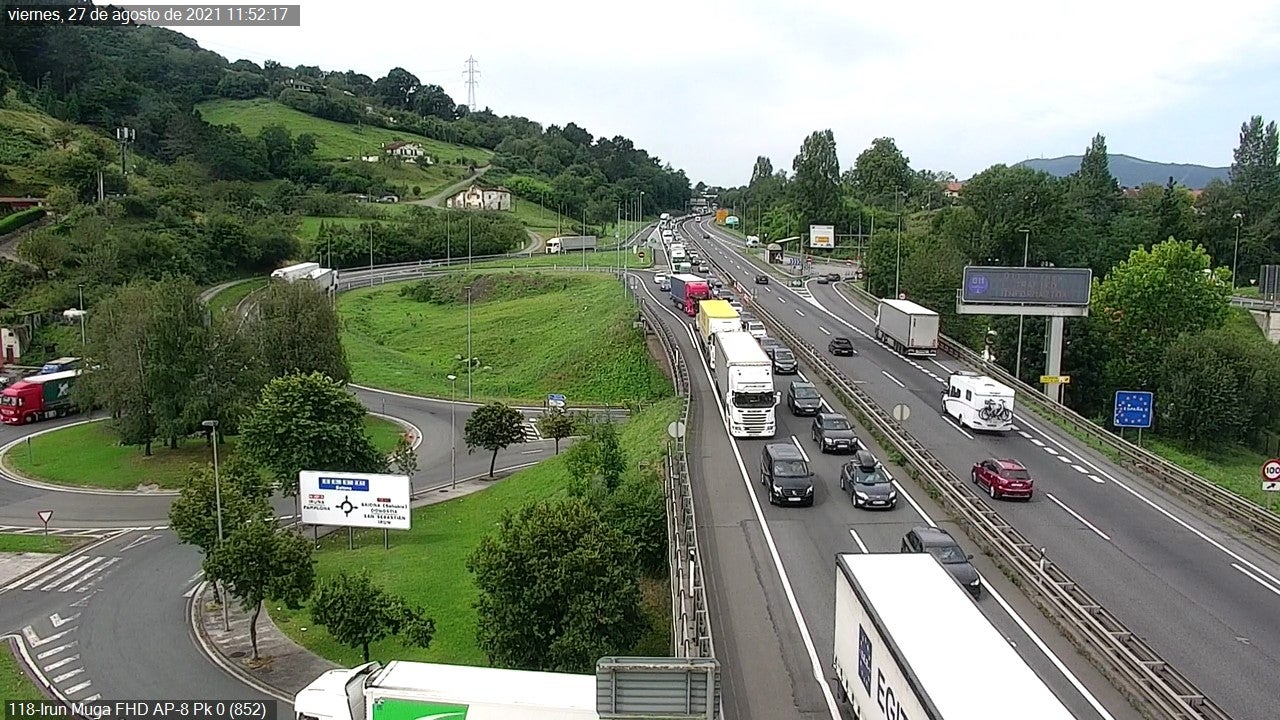 El primer día de la 'Operación Retorno' deja retenciones de hasta 9 kilómetros en la AP-8 a la altura de Irun