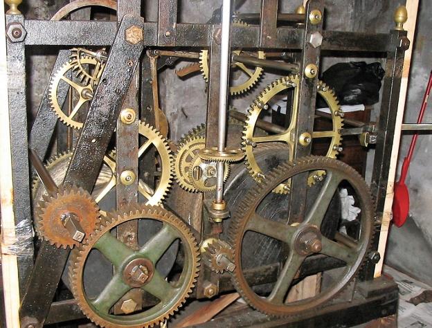 Desde Lucena miran al reloj de San Martín