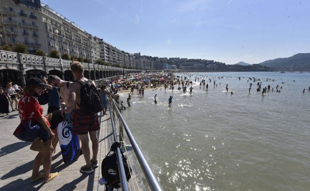 El 90% de las playas de Gipuzkoa ponen el cartel de completo