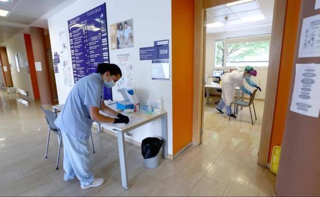 El Ararteko insta a las administraciones públicas vascas a garantizar tanto la atención virtual como presencial