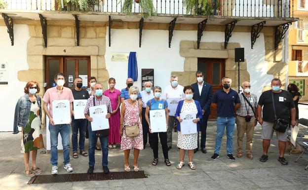 Donostia rinde tributo a la última corporación electa de Altza
