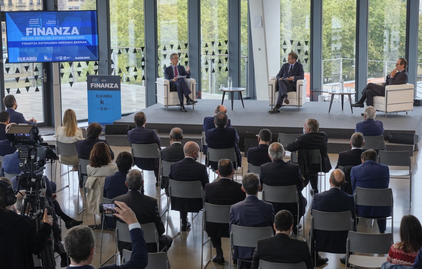 La banca, parte de la solución a la crisis