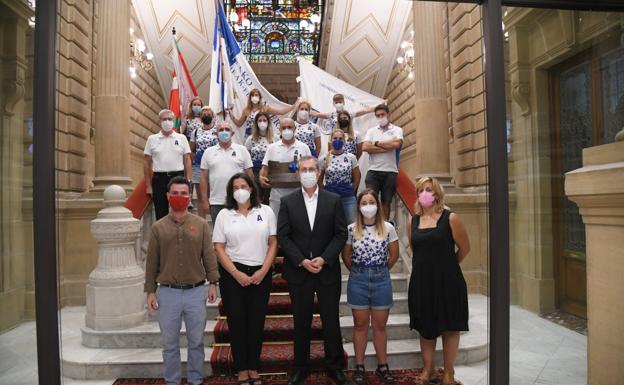 Las 'todocampeonas' son homenajeadas en la Diputación