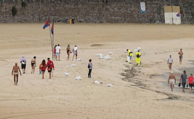 Los hospitales vascos atienden a 203 enfermos, un 43% menos que hace un mes