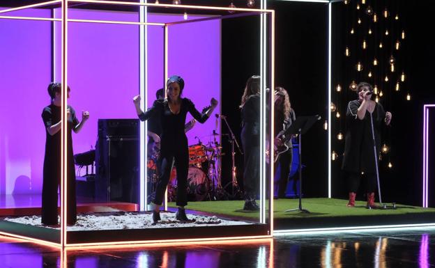 «Nahiko arraroa da guretzako Zinemaldian egotea, baina gustora egon gara»