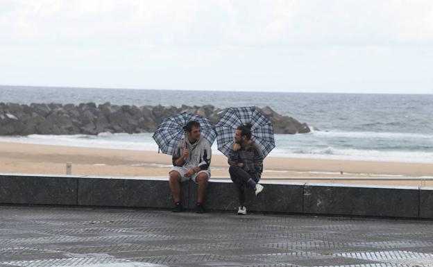 Euskadi suma 69 positivos, la cifra más baja en los últimos 14 meses