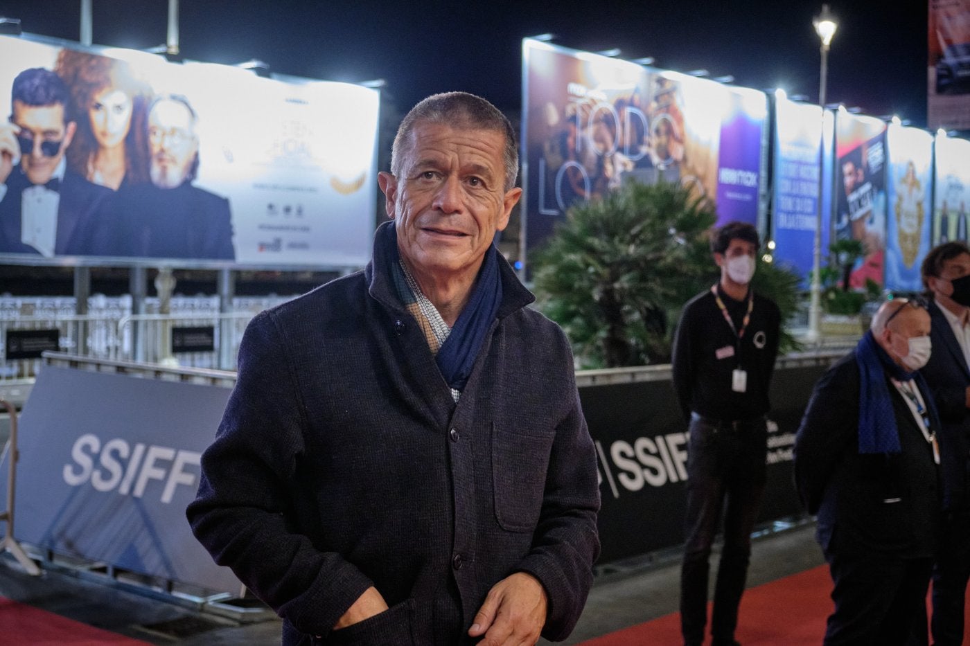 Emmanuel Carrère: «Claro que también en los festivales de cine hay gente que trabaja en condiciones muy duras»