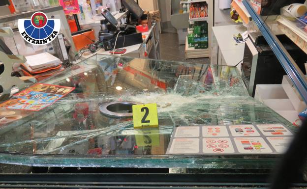 Detenido 'in fraganti' un joven de 18 años en Errenteria mientras robaba en una gasolinera