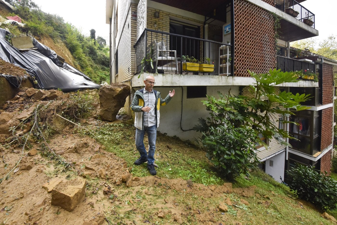 «Tememos que los desprendimientos afecten al edificio»