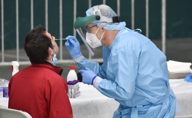 Osakidetza dejará de hacer de manera generalizada test PCR a los pacientes