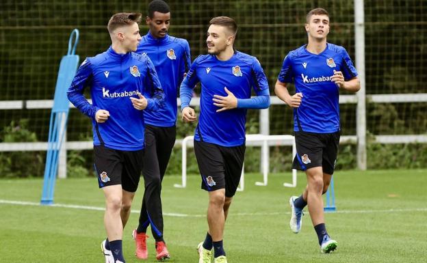 Alexander Isak y Ander Barrenetxea, los primeros refuerzos que llegan al rescate