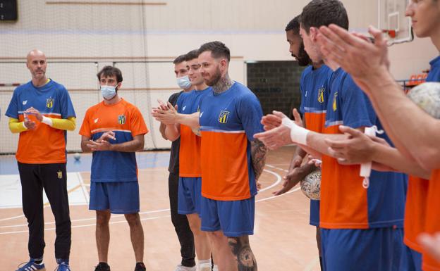 El Bidasoa Irun recibe hoy al Sinfín en el redebut de Léo Renaud