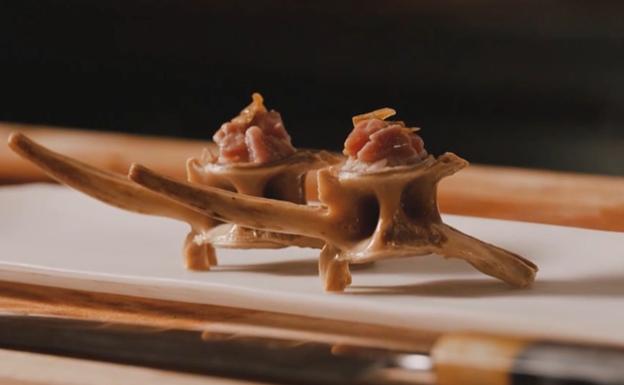 Receta de nigiri de tartar de atún con ósmosis de tomate