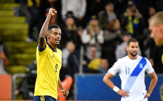 Alexander Isak, elogiado de nuevo, y Mathew Ryan vuelven hoy a Zubieta
