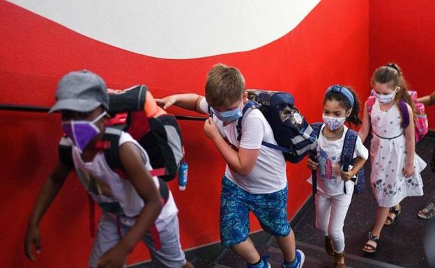 Protesta para pedir que las mascarillas en Primaria no sean obligatorias