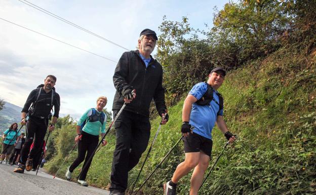 Los senderos se llenan de paseantes