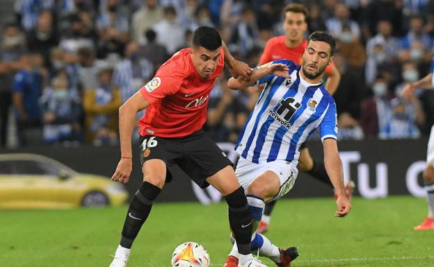 Mikel Merino alcanza su partido 100 en Liga de la mejor manera
