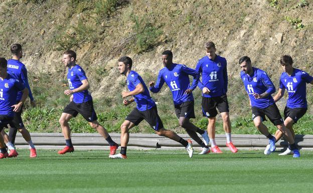 La Real completa el último entrenamiento antes de viajar a Madrid
