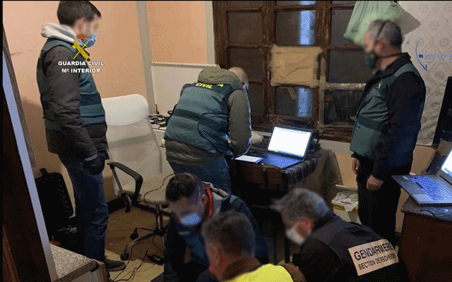 Desarticulada una red que pasaba migrantes en coche previo pago a Francia