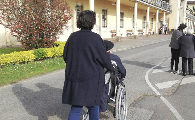 Usuarios y familiares califican como notable los cuidados en las residencias de Gipuzkoa durante la pandemia