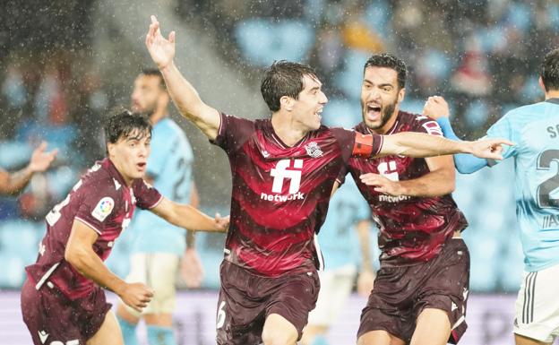 El líder llega lanzado al derbi tras ganar bajo la lluvia de Balaídos (0-2)