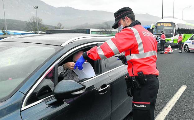 Euskadi comenzará «pronto» a devolver las multas del primer estado de alarma