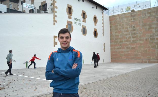 Andoni Gaskue: «Los zagueros de ahora son grandes, corpulentos, fuertes; yo soy delgado, fino»