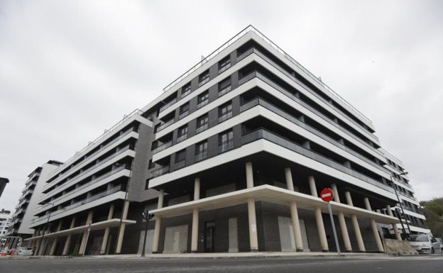 La mitad de familias que viven de alquiler en Euskadi reciben ayudas públicas