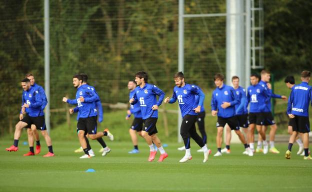 Isak no entrena y es duda para medirse al Sturm Graz