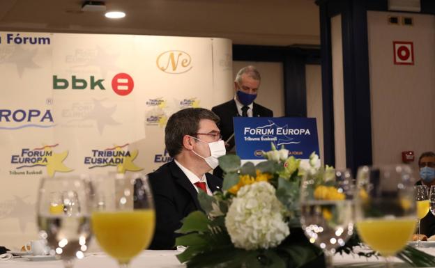 Urkullu zanja la polémica con el PSE por el anuncio del TAV: «La coalición no se verá afectada»