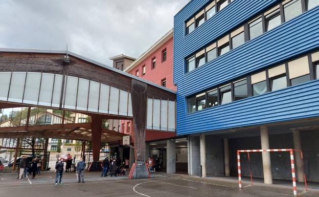 Siete aulas cerradas y 150 alumnos confinados en la Herri Eskola de Astigarraga