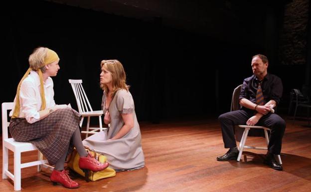 Teatro Estudio escenifica 'Baile de huesos' hoy en Gazteszena para celebrar el Max