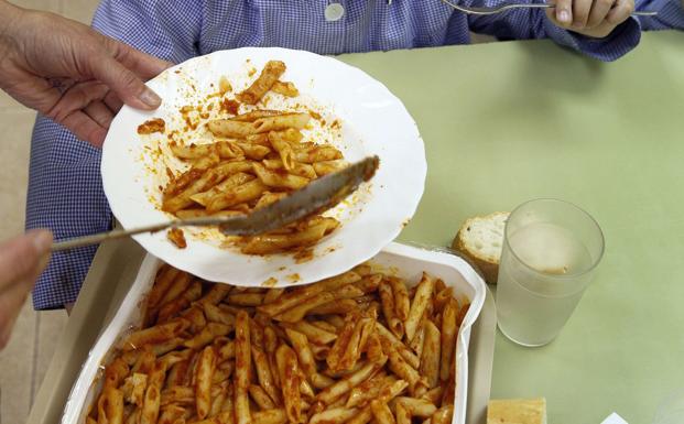 Educación devolverá el importe del plato de bonito retirado por la intoxicación por histamina