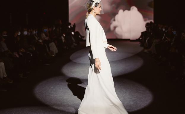 Tendencias mini y maxi para las novias del 2022