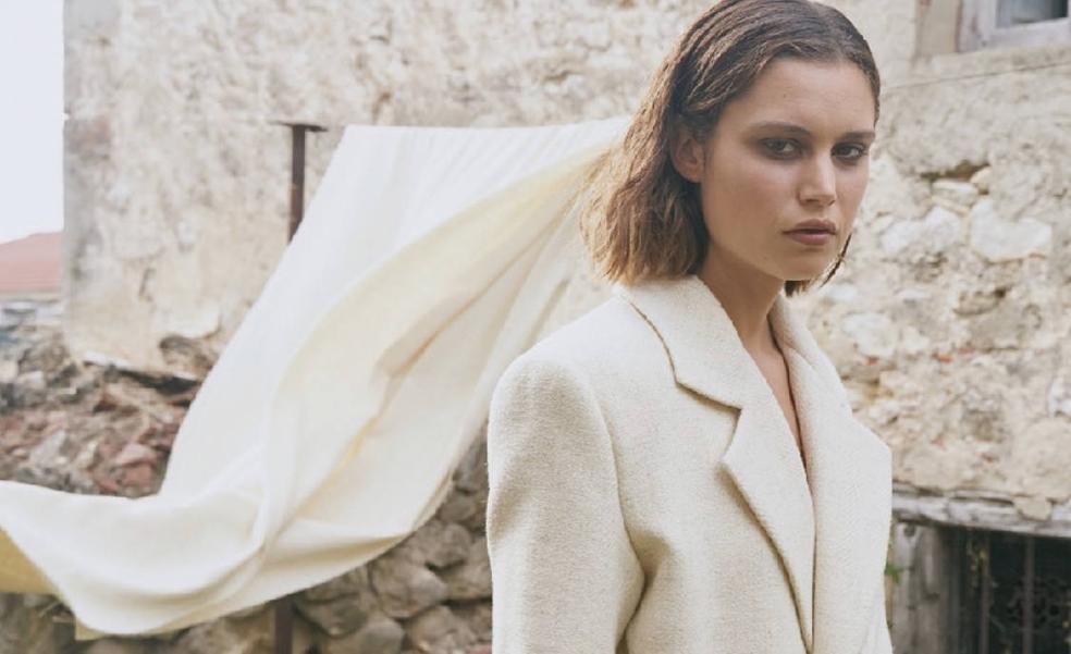 Los abrigos de la vasca María Clè dan una nueva vida a la lana latxa