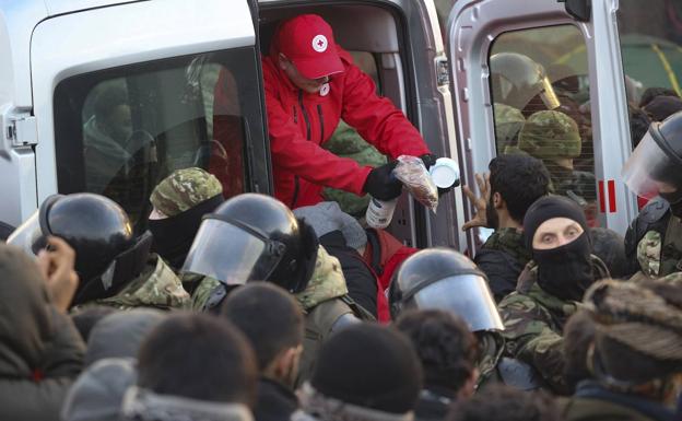 «No hay forma de escapar. No tenemos agua ni comida aquí»